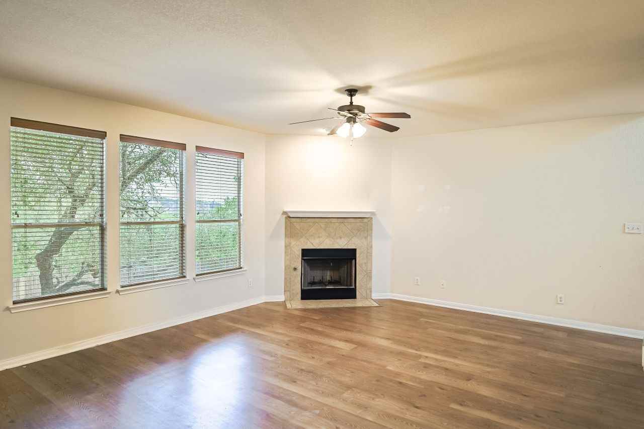 20602 Meandering Cir - Photo 6 of 32