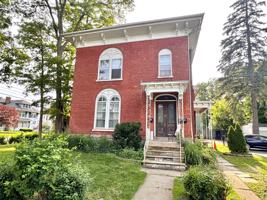 featured image of 210 Locust St #3