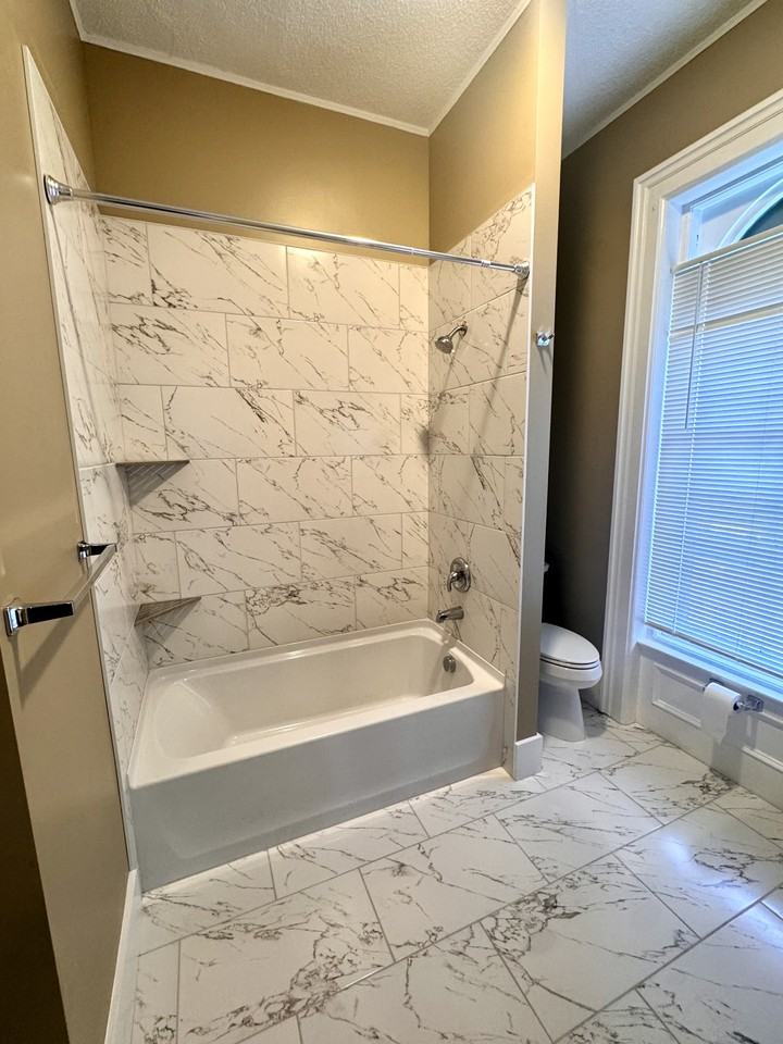210 Locust St #3 - Photo 6 of 8