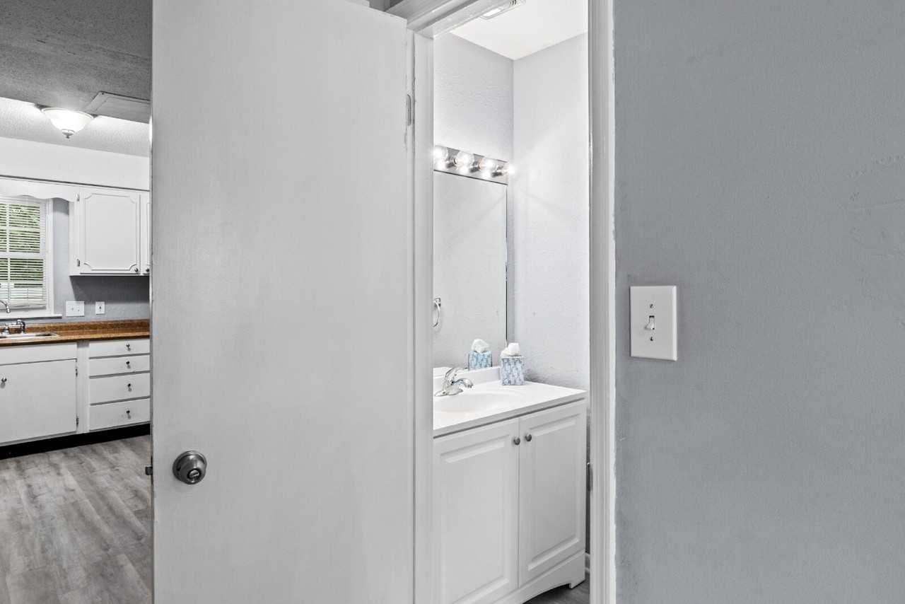 4769 Champion Ct - Photo 6 of 31