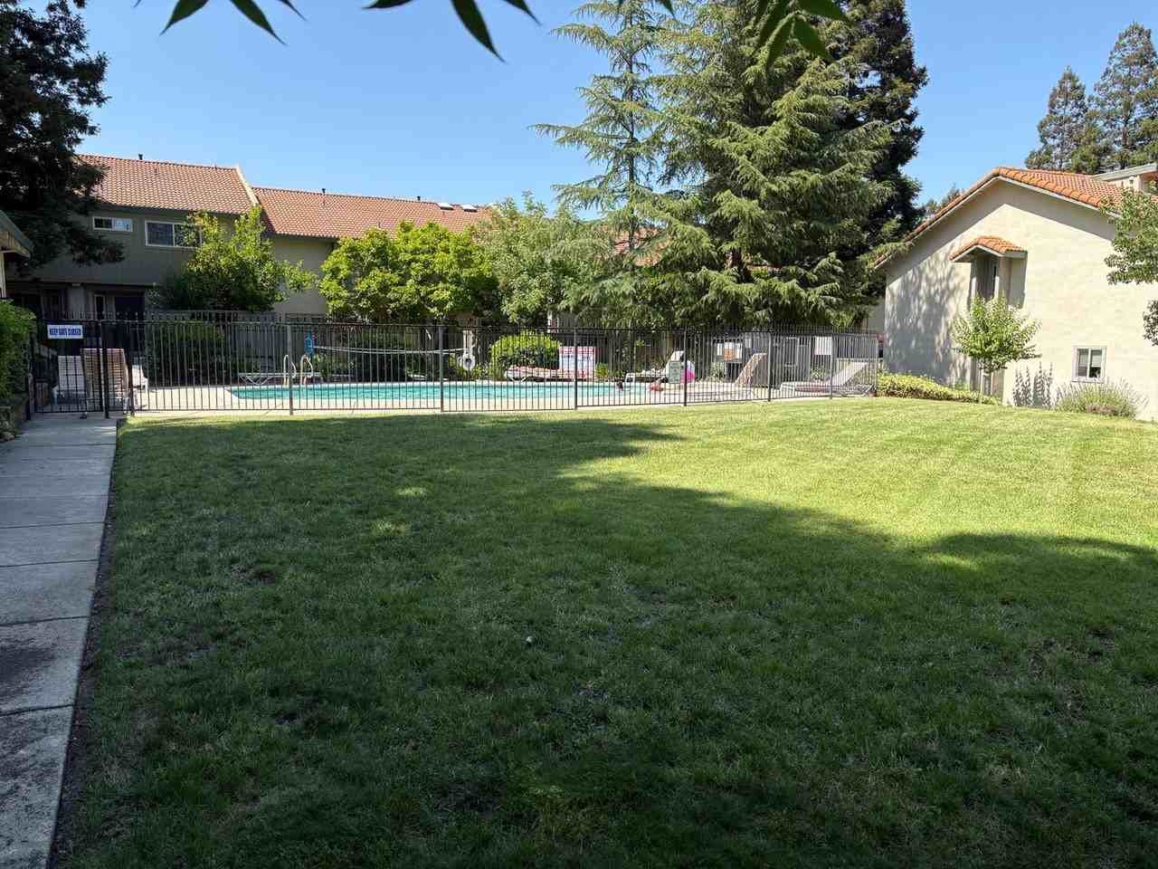 1706 Parkside Dr - Photo 2 of 31