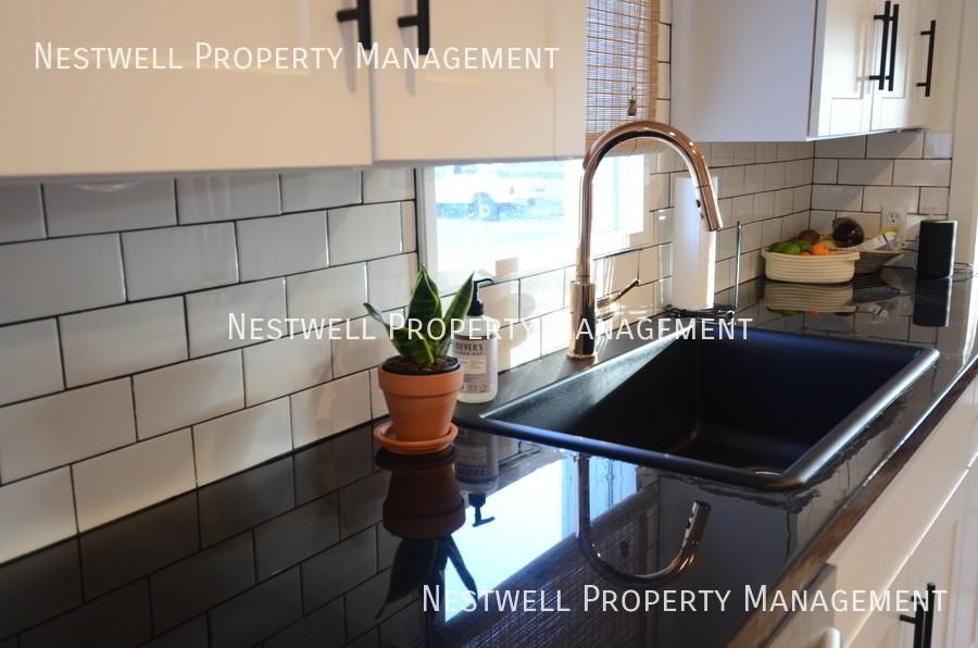 569 S Post St - Photo 3 of 38