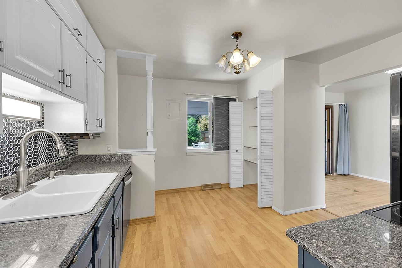 4220 Edwinstowe Ave - Photo 4 of 34