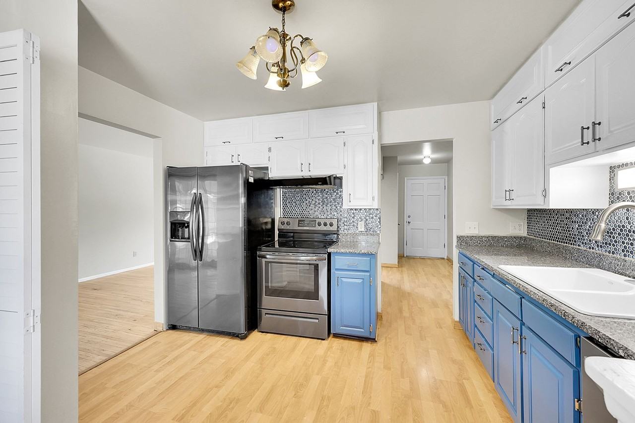 4220 Edwinstowe Ave - Photo 5 of 34