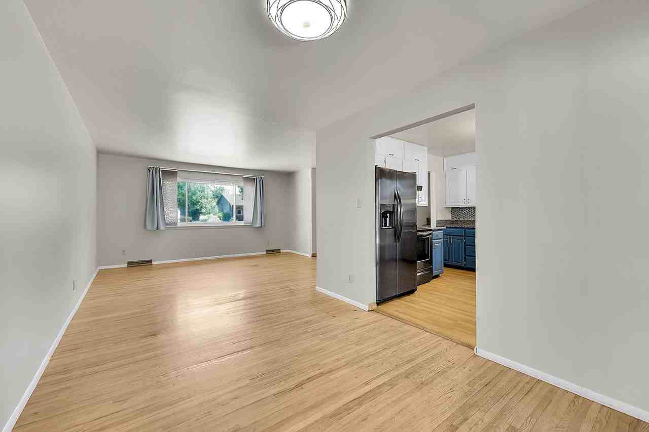 4220 Edwinstowe Ave - Photo 6 of 34