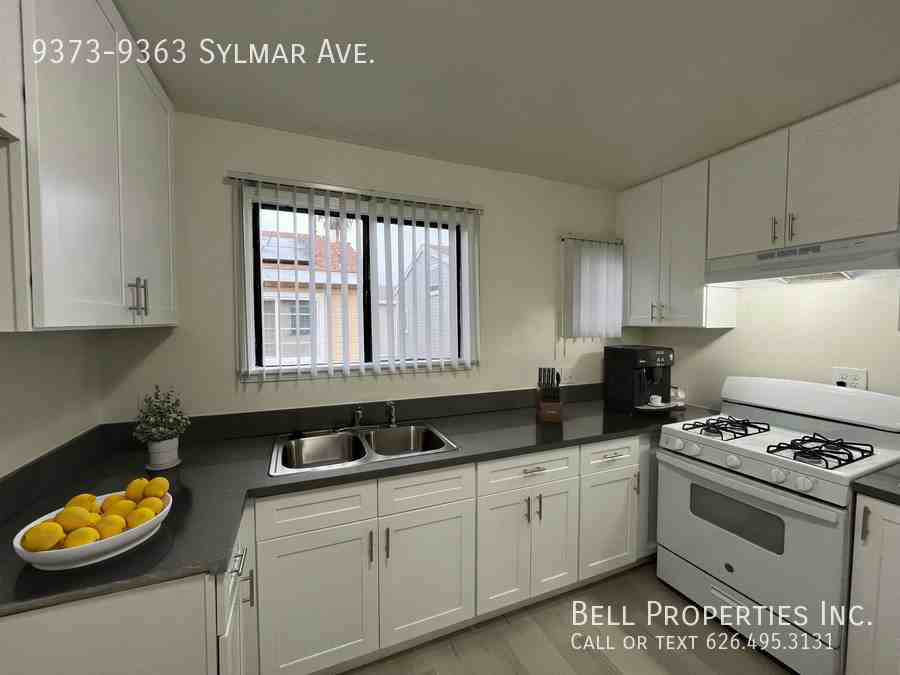 9373 Sylmar Ave #7 - Photo 2 of 10