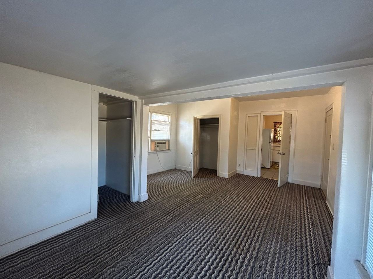 1032 W 2nd St - Photo 3 of 22