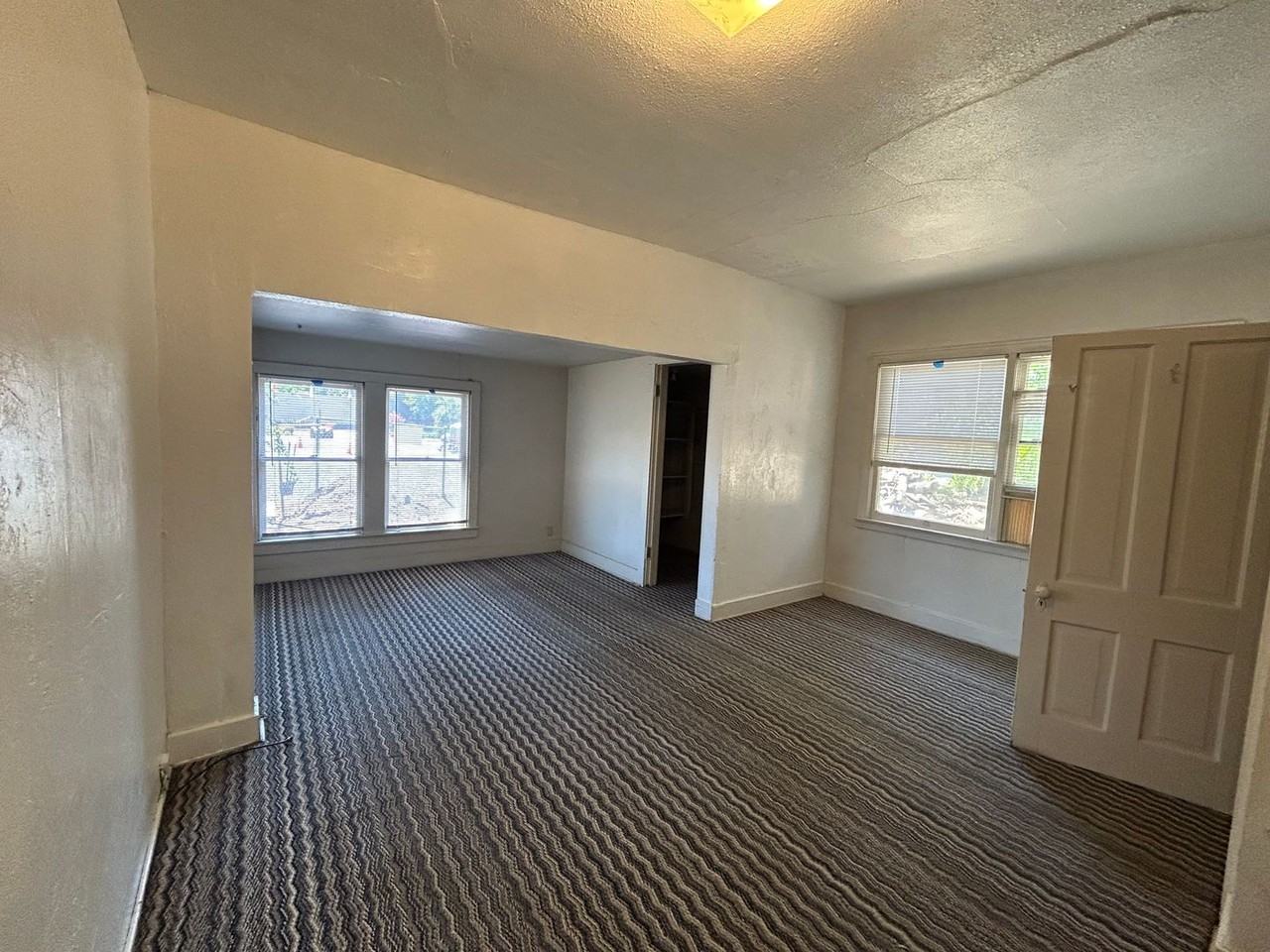 1032 W 2nd St - Photo 4 of 22