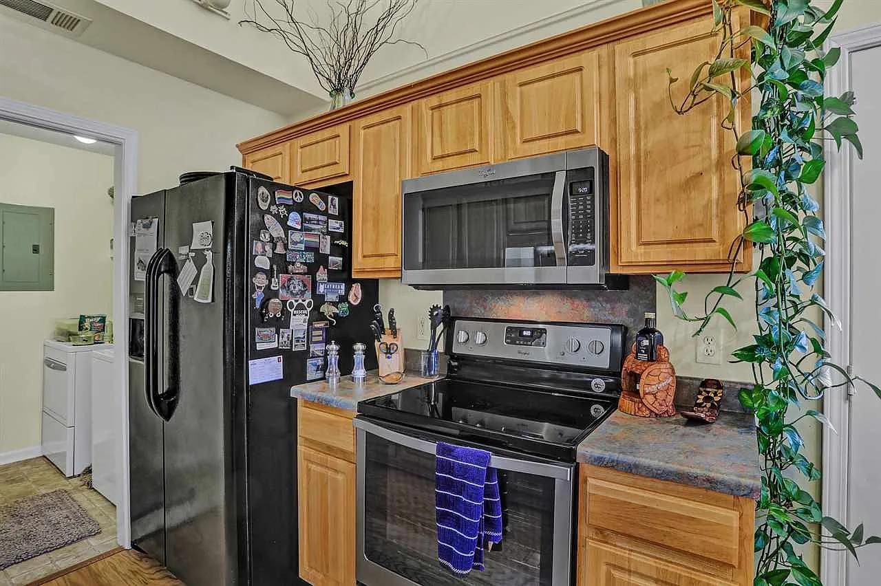 780 Whippoorwill Dr #NA - Photo 2 of 11