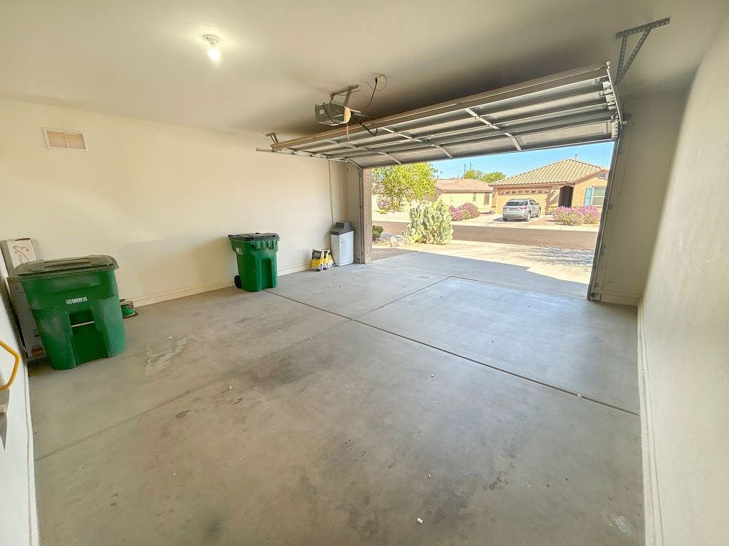 40164 W Bonneau St #NA - Photo 2 of 18