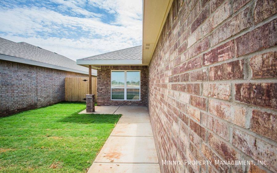 8623 10th St - Photo 5 of 41