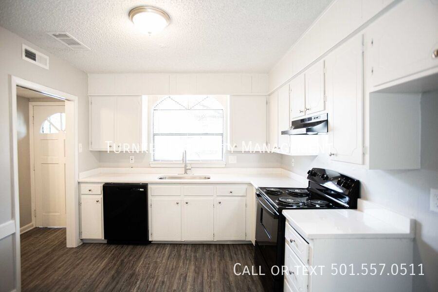 2102 Fendley Dr - Photo 5 of 9