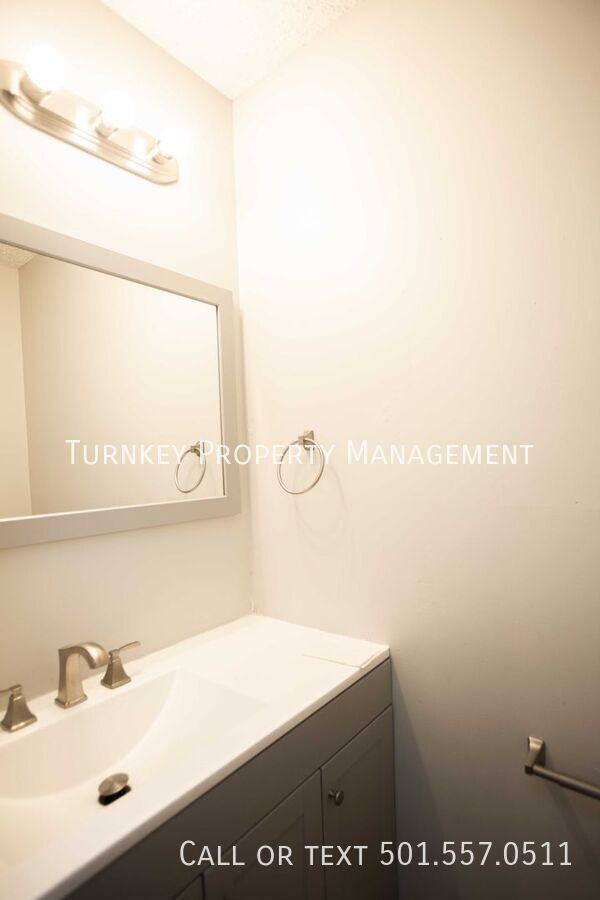 2102 Fendley Dr - Photo 6 of 9