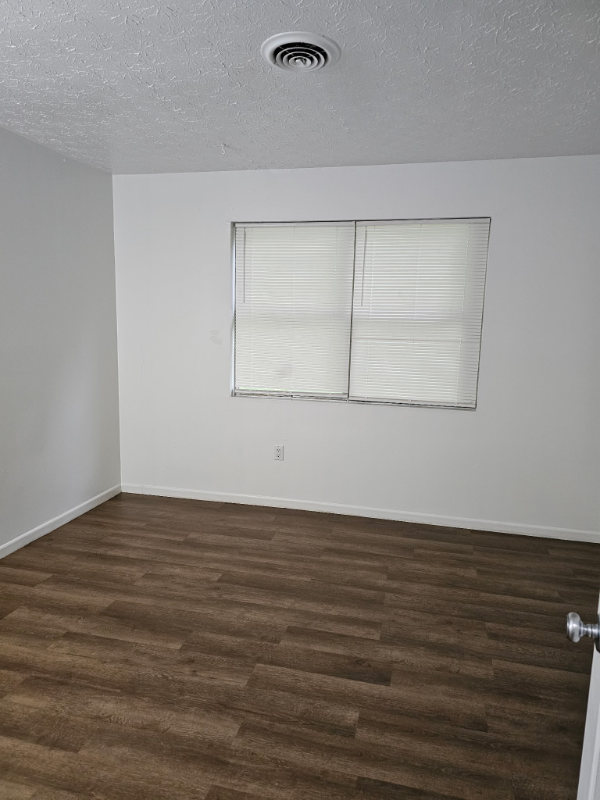 165 Midway Dr #C - Photo 5 of 9