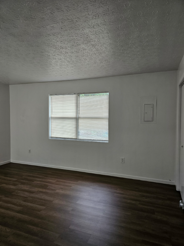 165 Midway Dr #C - Photo 6 of 9