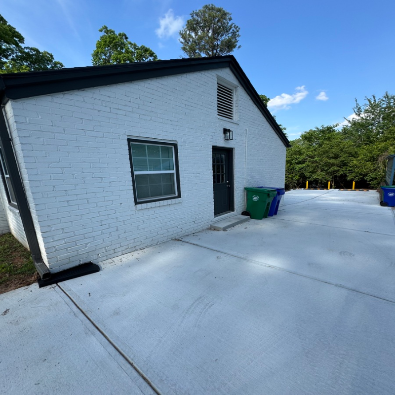 1411 Clairmont Rd - Photo 2 of 8