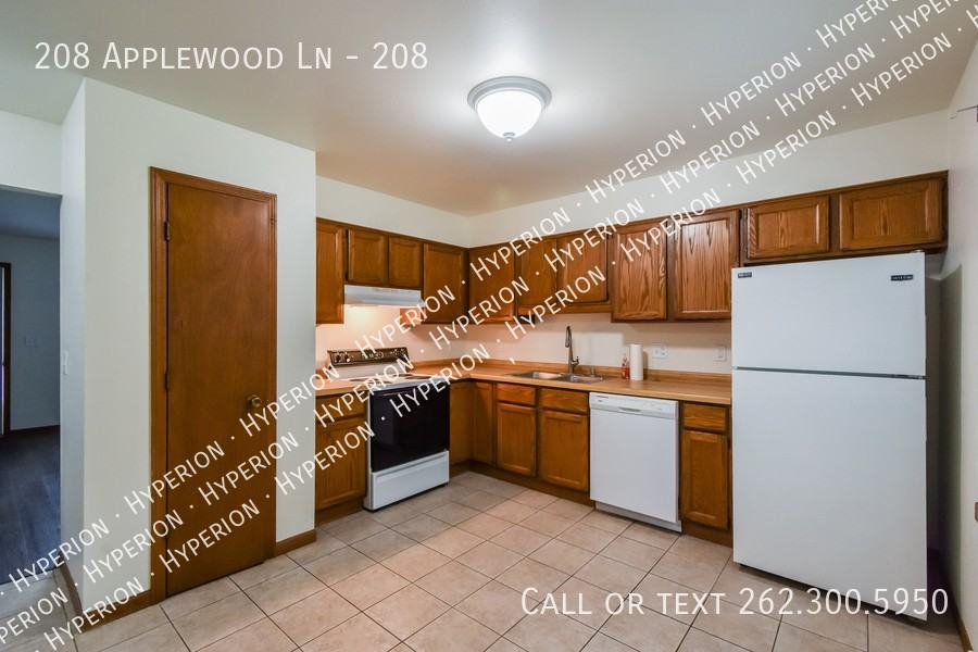 208 Applewood Ln #208 - Photo 3 of 18