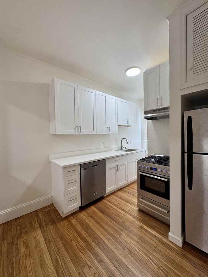 2256 Market St #B - Photo 2 of 10