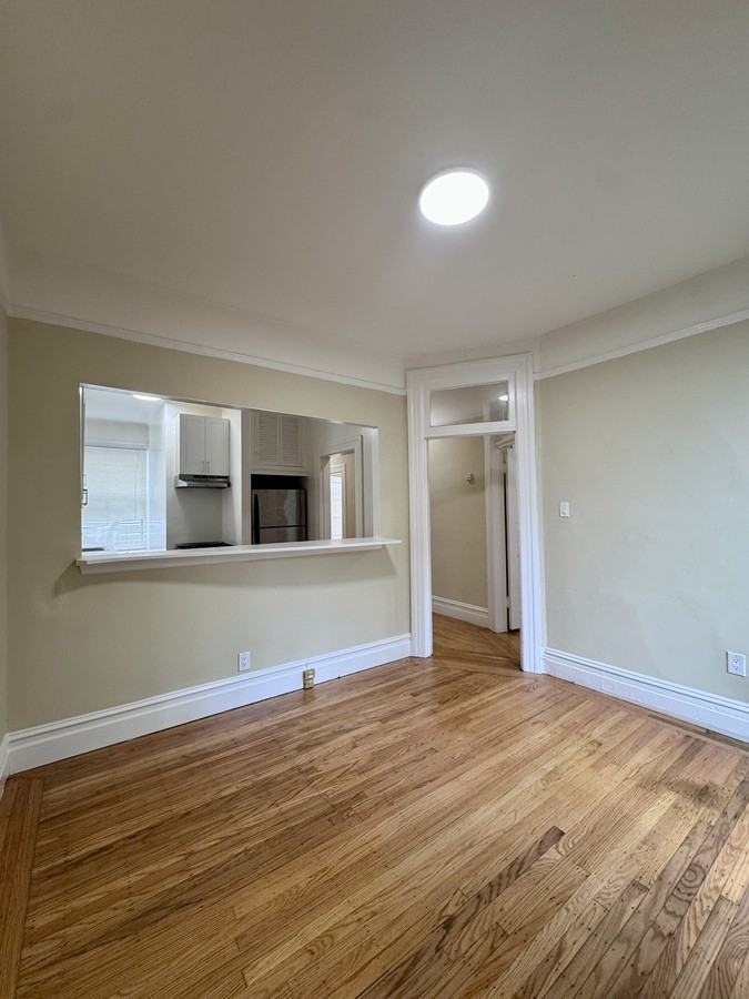 2256 Market St #B - Photo 3 of 10