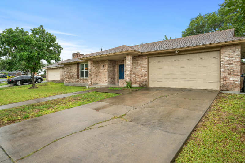 13737 River Canyon Dr - Photo 2 of 20