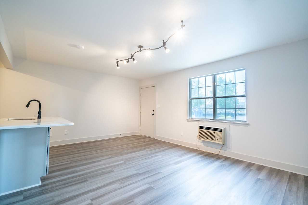 West Gate Apartments - Photo 5 of 14