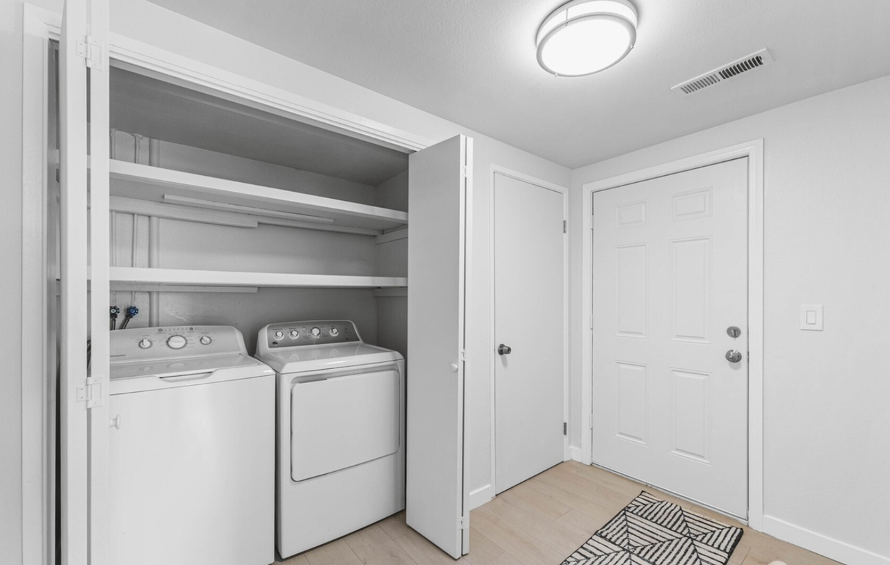 120 S 108th St - Photo 6 of 10