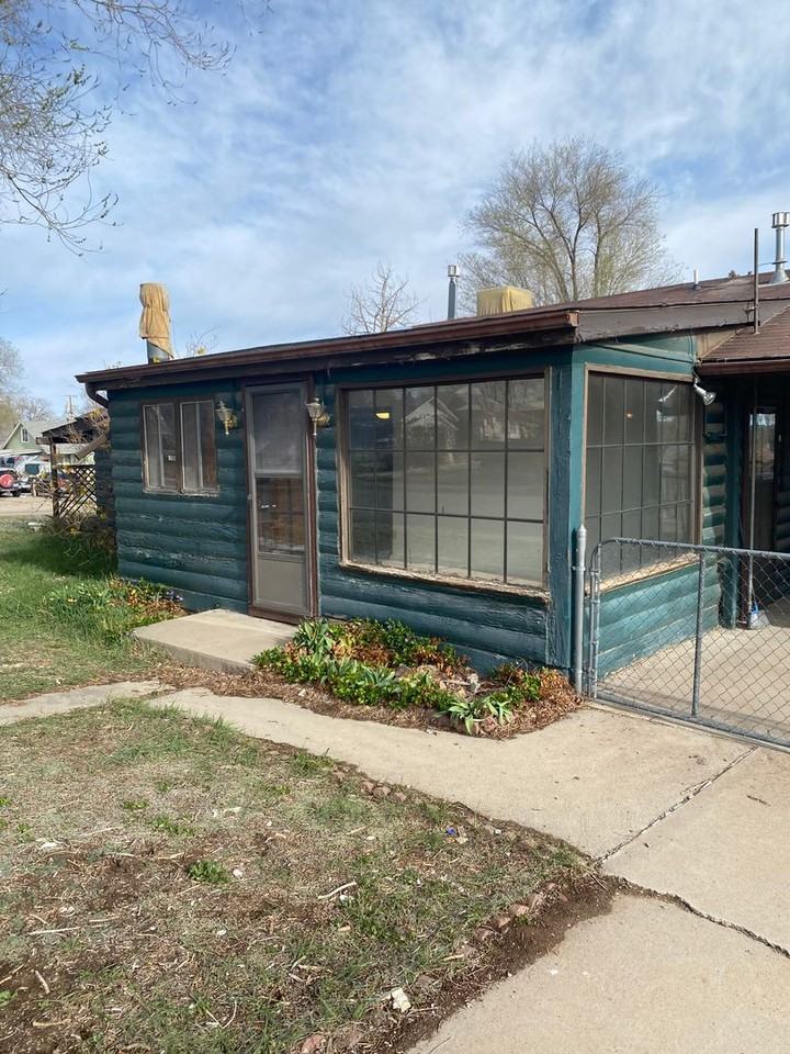 402 N Chestnut St - Photo 3 of 13