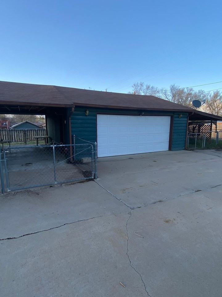 402 N Chestnut St - Photo 6 of 13