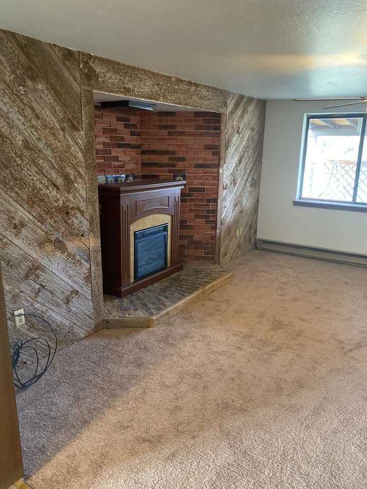 402 N Chestnut St - Photo 2 of 13