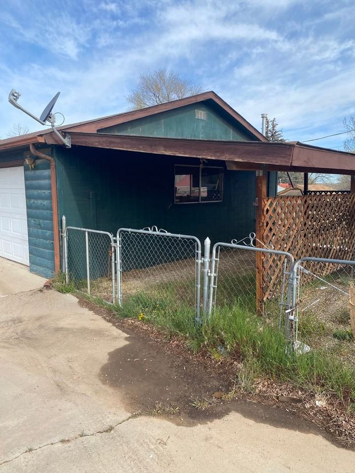 402 N Chestnut St - Photo 4 of 13