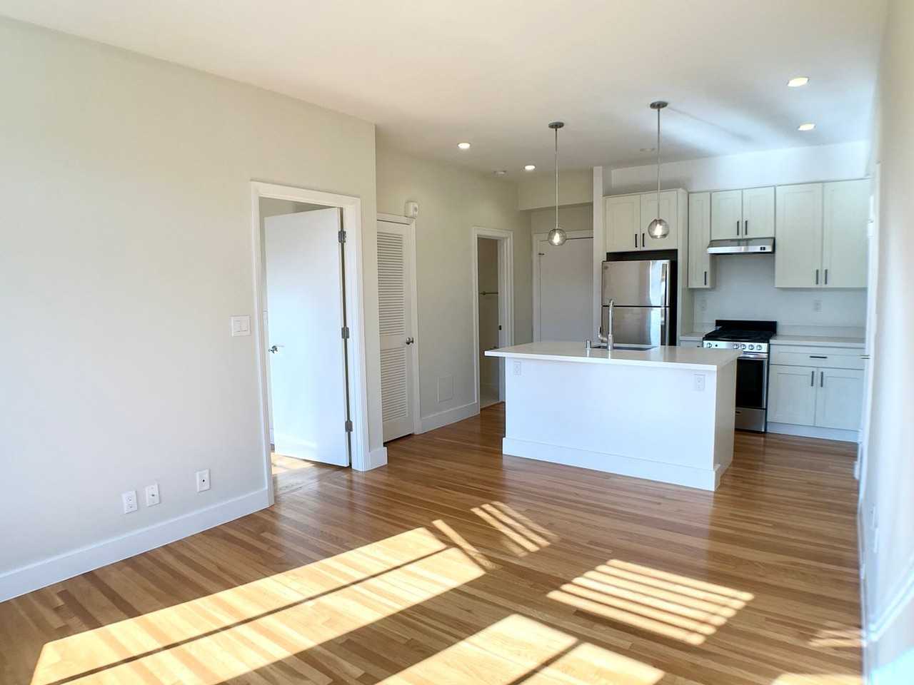 3210 Gough St - Photo 7 of 17