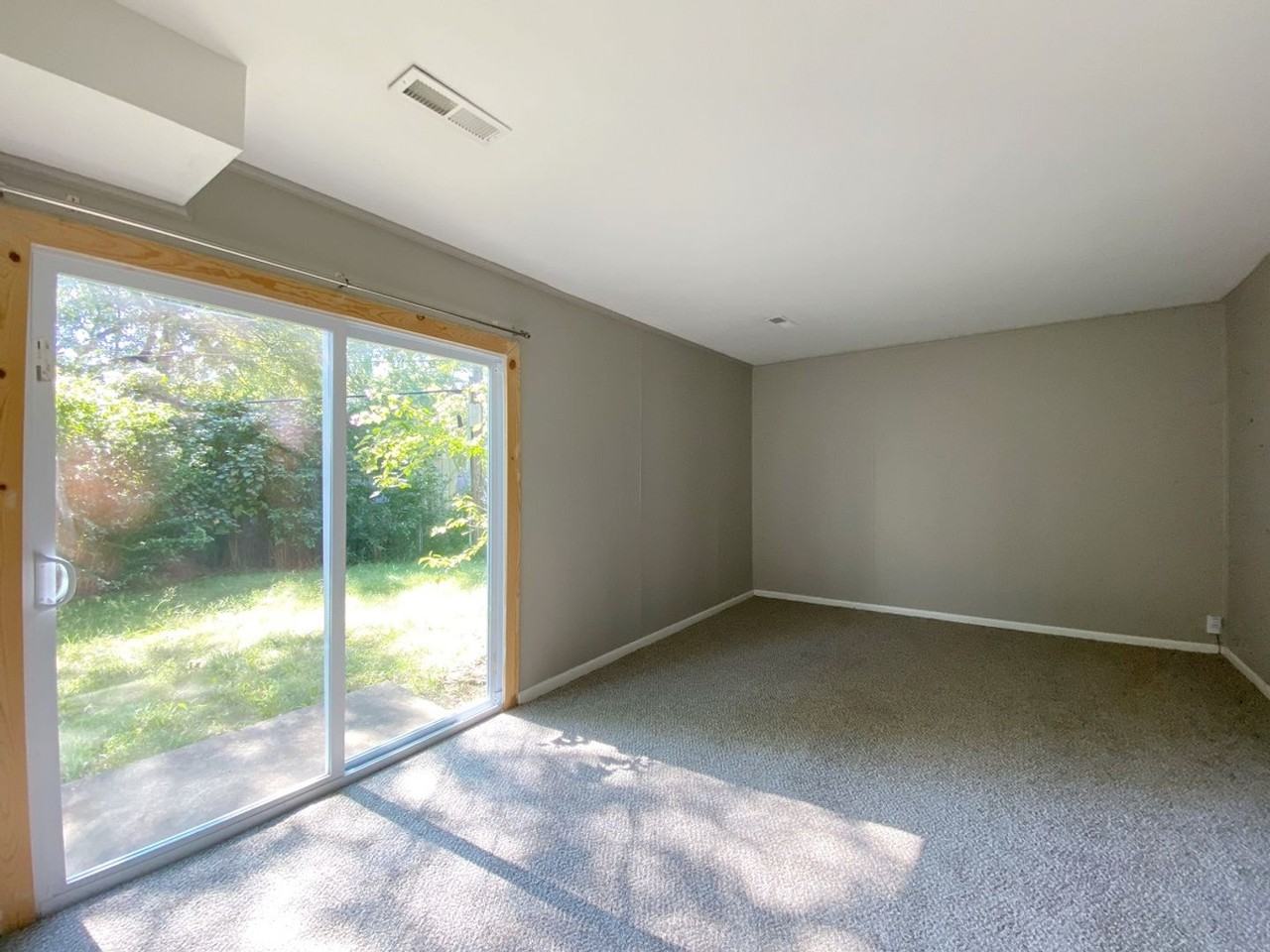 8921 W 98th Ter - Photo 2 of 22