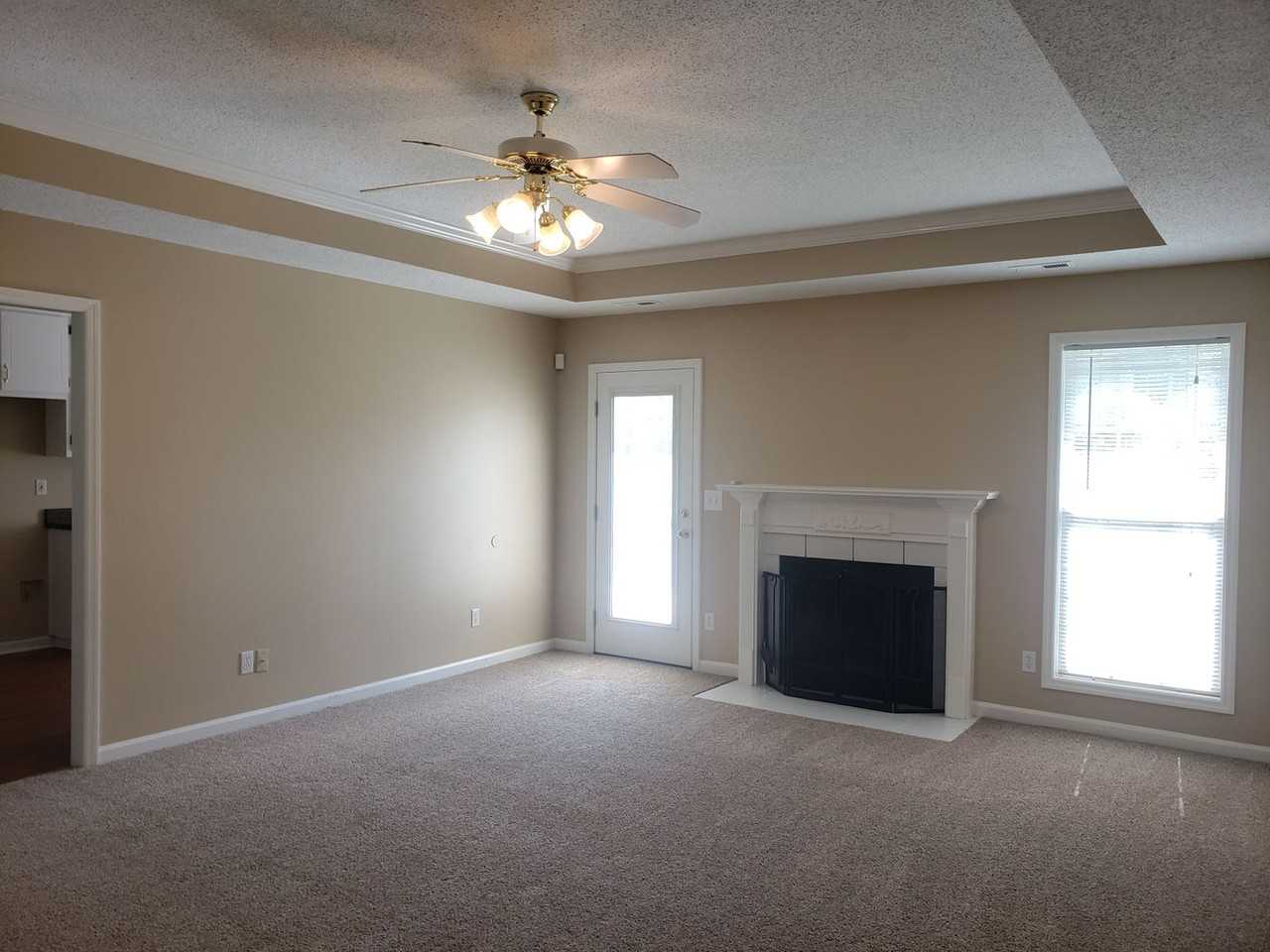 102 Tanner Creek Cir - Photo 3 of 26