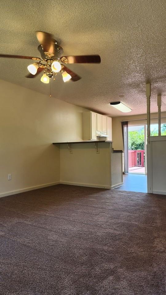 2406 Oak Dr - Photo 2 of 38