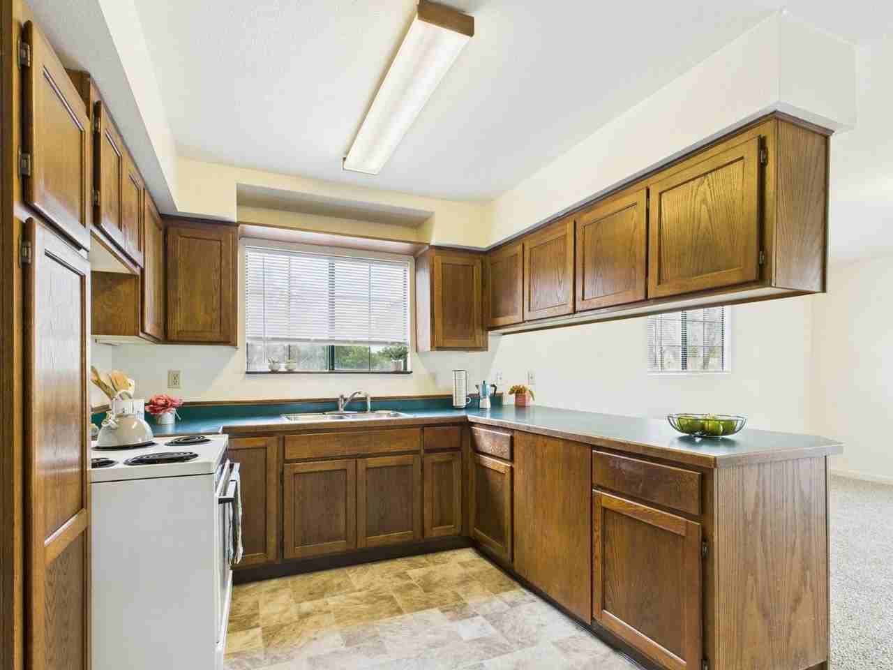 1006 Hiller Rd - Photo 3 of 16