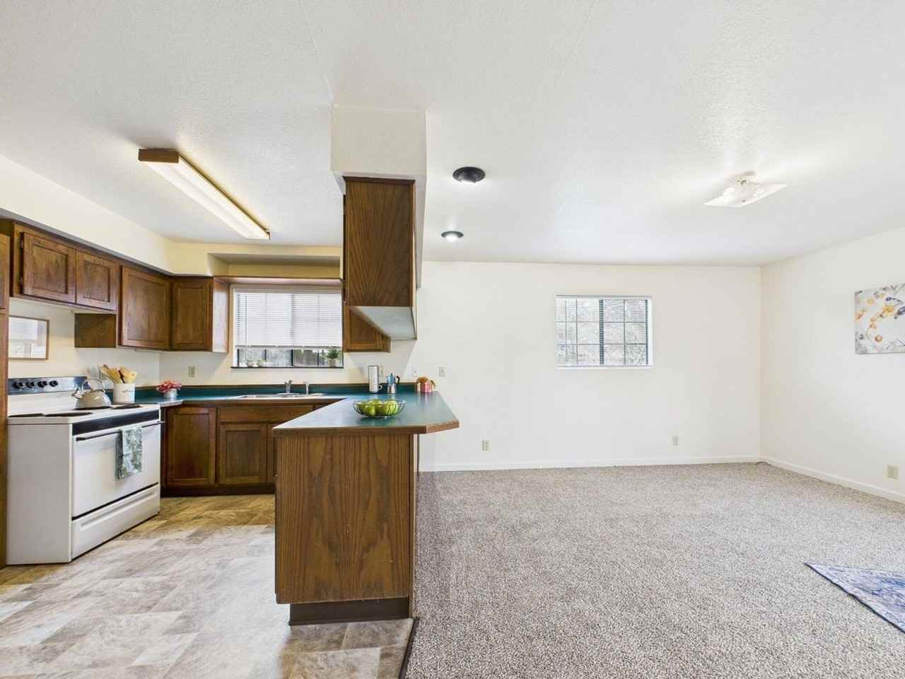 1006 Hiller Rd - Photo 6 of 16