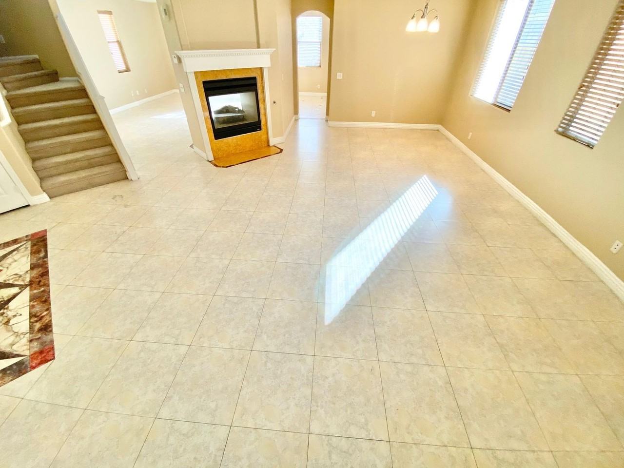 8836 Palm Creek Ct - Photo 3 of 37