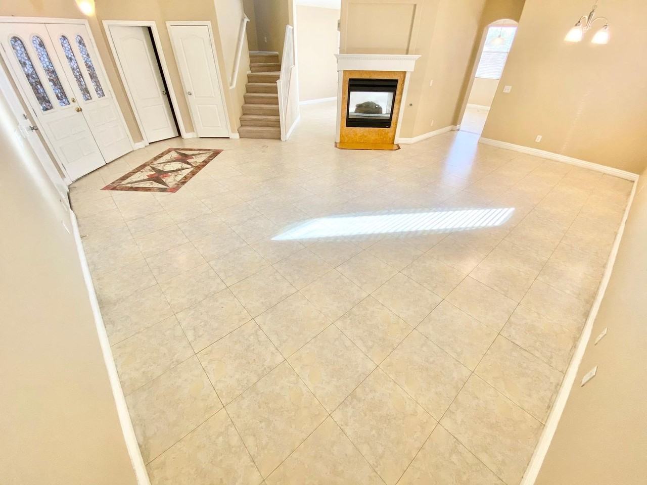 8836 Palm Creek Ct - Photo 2 of 37