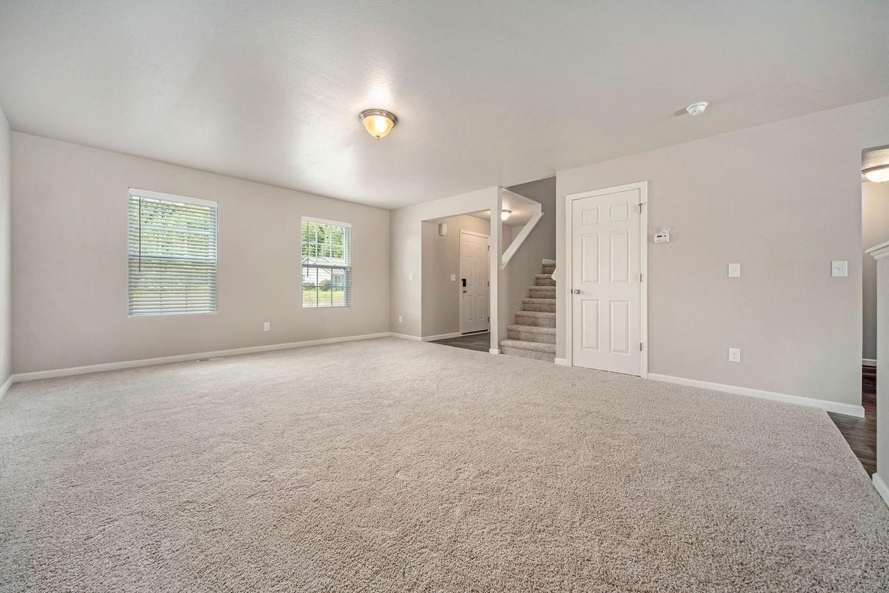 4340 Briarhill Dr - Photo 2 of 18