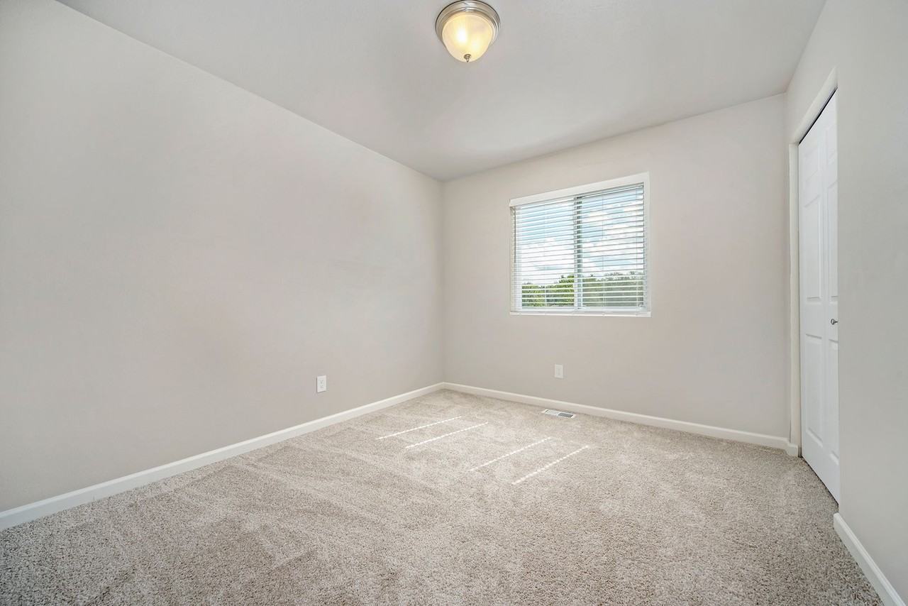 4340 Briarhill Dr - Photo 6 of 18