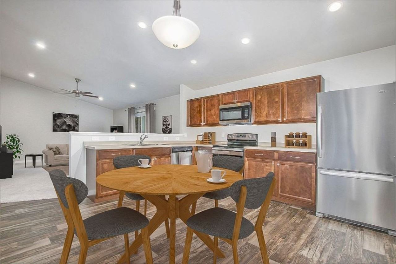 1312 Chapel Hill Dr - Photo 2 of 13