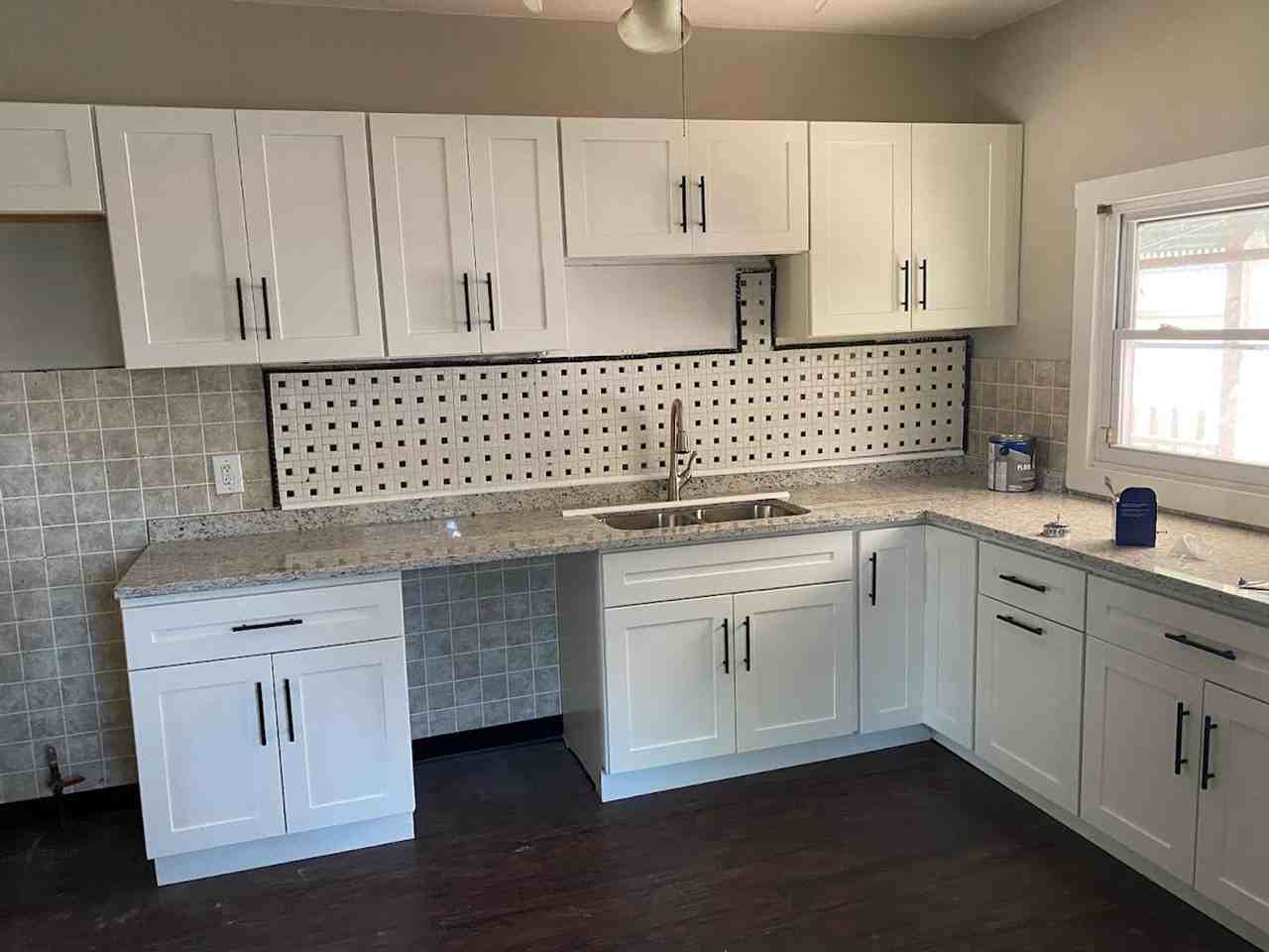 826 Walnut St - Photo 2 of 18