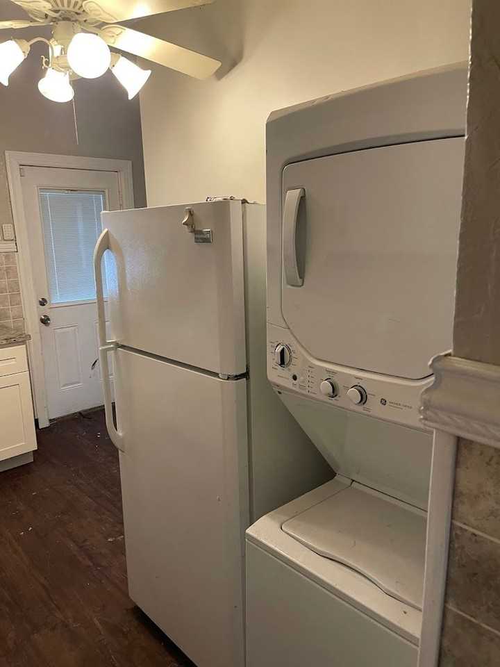 826 Walnut St - Photo 5 of 18