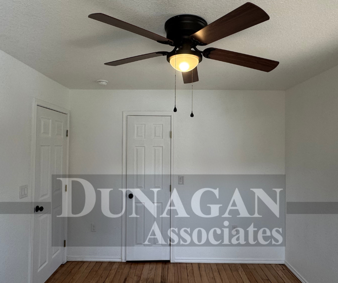 705 N Elm St - Photo 6 of 7