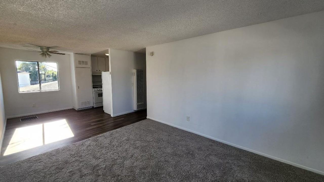 324 Zenith St #4 - Photo 3 of 12