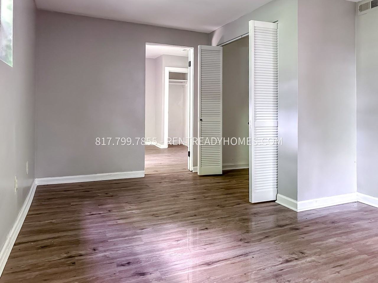 1420 Rayfield Dr - Photo 4 of 8