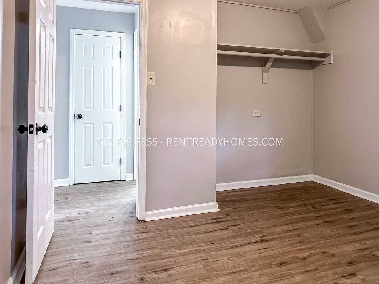 1420 Rayfield Dr - Photo 5 of 8