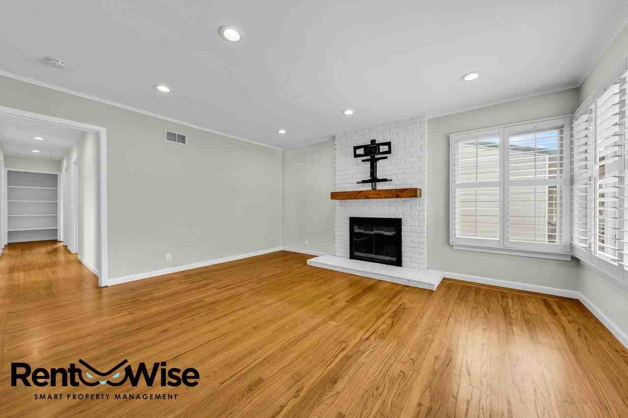 338 Arbor Dr - Photo 3 of 32