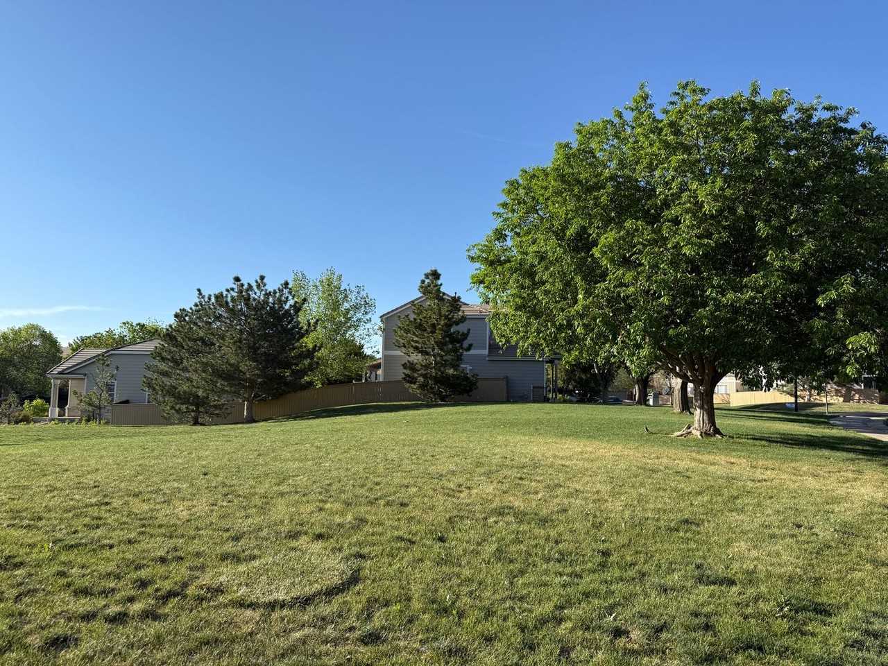 387 Ivory Cir - Photo 2 of 24