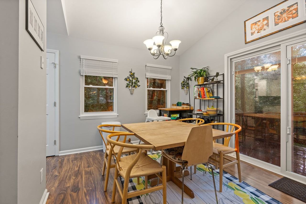 208 Fan Branch Ln - Photo 4 of 20